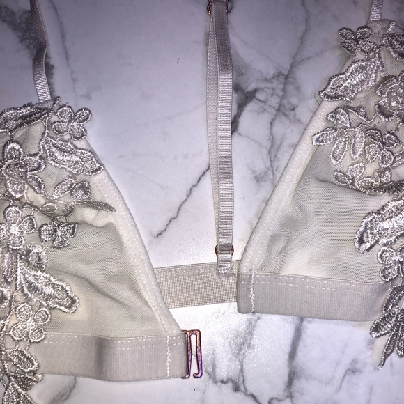 White Lace Bralette - Picture 3 of 4